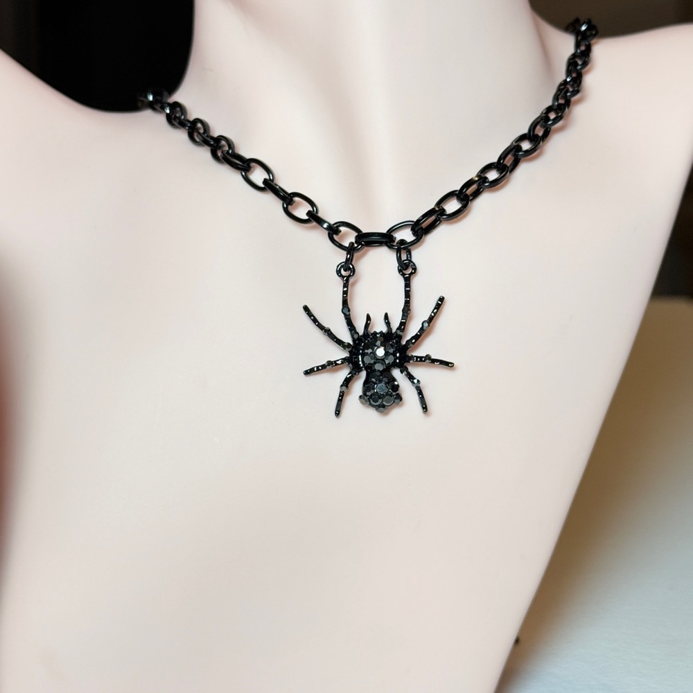 ⚜️ Black Punk Spider Pendant Necklace With Black Gems 🕷️ - Picture 8 of 9